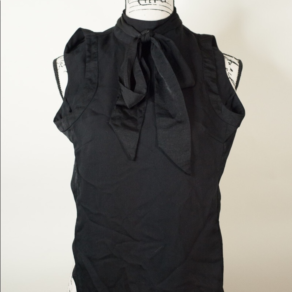 H&M neck tie pussybow black blouse